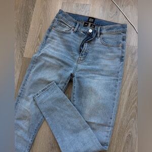 BDG urban outfitters light / medium wash skinny jeans